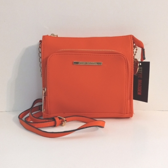 Steve Madden Handbags - Steve Madden Bgrande Purse